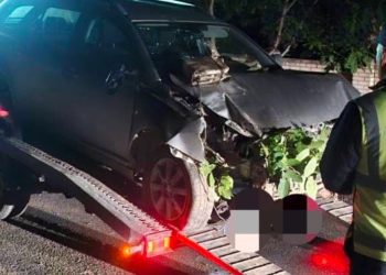 Accident în raionul Glodeni: un șofer a ajuns cu mașina într-un pilon de pe marginea drumului și a refuzat să fie testat pentru stabilirea stării de ebrietate