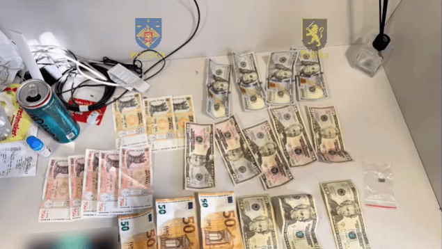 VIDEO // Trei persoane, trimise în judecată pentru escrocherii cu tractoare și mașini