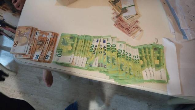 VIDEO // Percheziții într-un dosar de evaziune fiscală și spălare de bani de peste 17 milioane de lei