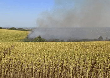 O dronă s-a prăbușit la marginea unui sat din Rîșcani. Patru focare de incendiu